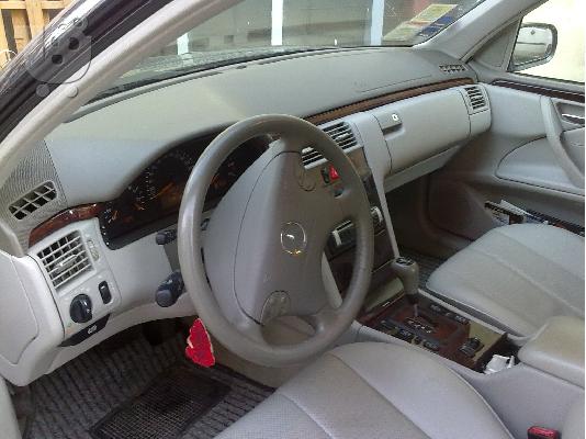 MERCEDES E 200 