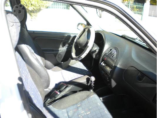 PoulaTo: CITROEN SAXO '02