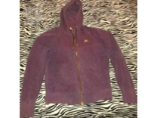 PoulaTo: Nike Medium mwv